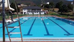 Un aspecto de las piscinas municipales de Quiroga