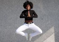 La cantante y actriz lleva toda la semana en Vigo y ha aprovechado para visitar las C�es. 