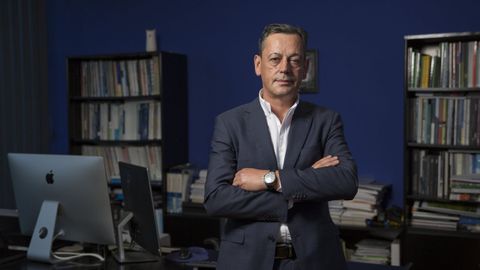 Pablo Echegaray es gerente de Garaysa Montajes Elctricos, empresa son sede en Brtoa