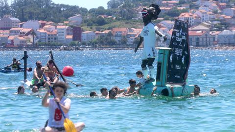 Festa da Dorna: Rejata de Embarcasi�ns feitas a machada e pan de millo na playa de Coroso