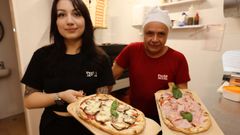 Gaia Source, que acaba de abrir un local de pinsas en Pontevedra, junto a Sergio Marongiu, el cocinero