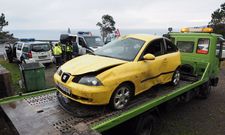 En la imagen, el Seat Ibiza que resultó siniestrado en el merendero de Gures. 
