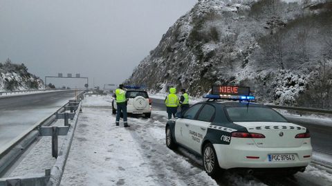 Nevada en la autov�a A-52 en A Mezquita 