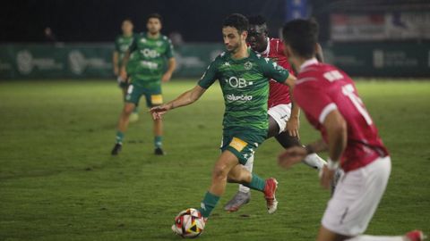 Vicente Esquerdo, con el baln, fue uno de los destacados ante el Cornell (1-2).