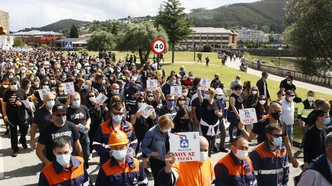 Miles de manifestantes se han concentrado en Viveiro contra el cierre de Alcoa