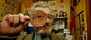 Napole�n confiesa que para llegar a ser un buen detective hay que ser al mismo tiempo discreto y p�caro.