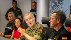 El rey destaca el liderazgo de la UME. Felipe VI acudieste domingo al Cuartel General de la Unidad Militar de Emergencias (UME), en Torrejn de Ardoz (Madrid), acompaado por la ministra de Defensa, Margarita Robles, para conocer el despliegue de efectivos en las tareas de extincin de los incendios.