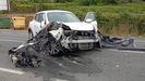 Estado en el que quedaron, tras el impacto, la moto del fallecido y el automvil contra el que colision.