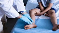 Un ni�o con distrofia de Duchenne, una enfermedad que provoca la p�rdida del m�sculo