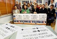 Una quincena larga de colectivos y asociaciones apoyan la campa�a de Zona Aberta.