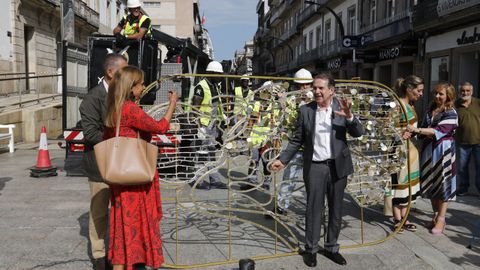 El alcalde, Abel Caballero, anunció que hoy comienza el montaje de las luces de Navidad