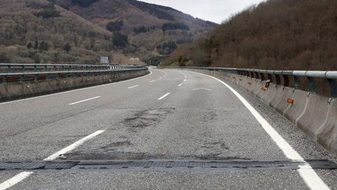 Enorme bache en la bajada de Becerre en direccin Madrid