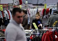 La ropa de abrigo fue lo m�s demandado en la primera jornada de la feria ceense.