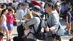 DURANTE O SON DO CAMI�O. La foto corresponde al viernes pasado, cuando Compostela vivi� una buena jornada en visitantes, peregrinos y pernoctaciones, muy por encima de la media del mes.