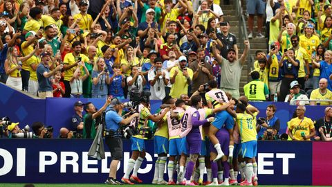La pentacampeona del mundo celebra su sufrida victoria ante Jap�n.