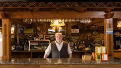Juan Carlos Somoza, en el restaurante Anduriña que lleva regentando más de treinta años.