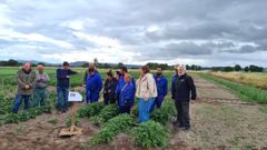 Visita de los alumnos del curso de agricultura.