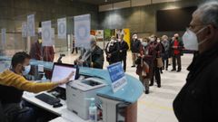 Recepci�n de usuarios en la vacunaci�n masiva de Expourense