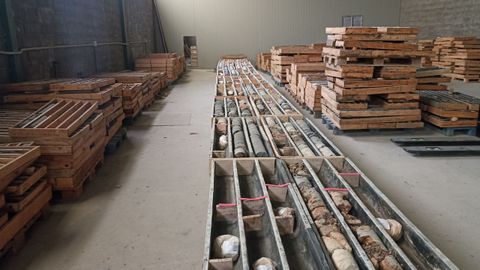 Nave de servicios de la empresa minera Eurobattery Minerals levantada en San Lorenzo de Pentes (A Gudiña).