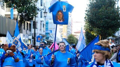 Oviedo se llena de color, alegr�a y tradici�n para celebrar el Carnaval