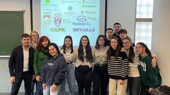 Foto de archivo de�alumnado del IES Terra de Xallas que particip� en el programa estatal �Young Business Talents�