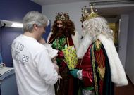 Melchor, Gaspar y Baltasar hablaron con los pacientes y escucharon sus peticiones.
