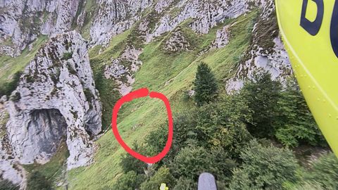 Rescate de un senderista en Pe�a Mea, Laviana.