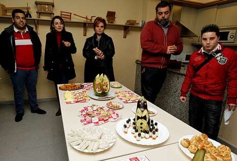 los alumnos del curso de Vilagarc�a demostraron lo aprendido en el curso de pinchos.