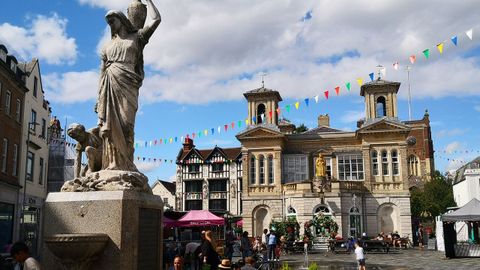 En el �rea de Kingston-upon-Thames fue coronado el rey Atelst�n en el a�o 925