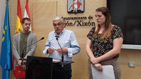 Javier Surez Llana (IU), Luis Manuel Flrez Floro (PSOE) y Olaya Surez (Podemos)