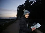 Carlota Veiga, en las Salinas do Ull�, es una de las voluntarias del programa Noctua. 
