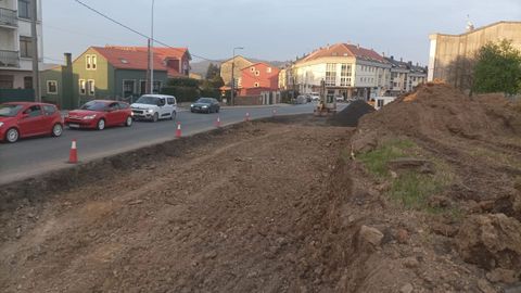 Obras en la Traves�a de Arteixo.