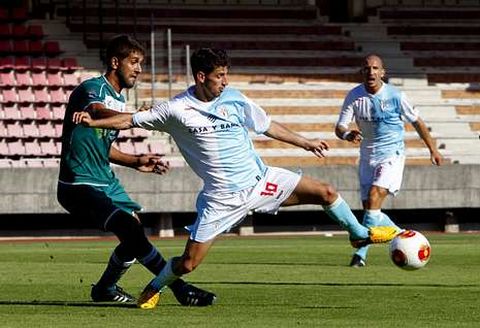 El Compostela venci� con claridad al Coruxo en la primera vuelta.