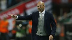 Peter Bosz, nuevo entrenador del Dortmund