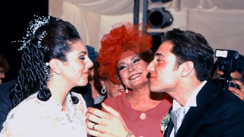 Un momento de la boda entre Roc�o Carrasco y Antonio David Flores, con Roc�o Jurado en el centro de la foto