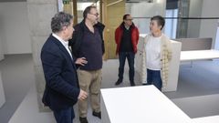 El alcalde y la concejala de Persoal visitaron este martes las dependencias reformadas de la primera planta de Michelena 30