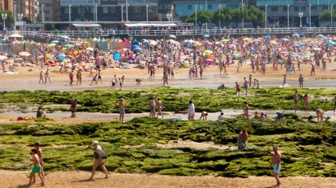 Playa de San Lorenzo.Playa de San Lorenzo