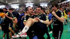 Euforia en el Cangas, desolaci�n en el Octavio