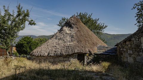 Las pallozas de Piornedo, un bien patrimonial que sufre el paso del tiempo