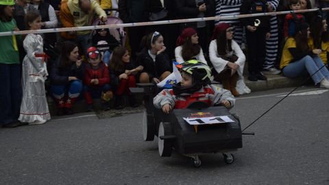 Desfile de entroido de Barbad�s por las calles de A Valenz�
