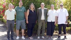 Alberto Varela, gerente de Choiva Vi�os; Jos� Iglesias y Luc�a Calvo, de La Despensa D?lujo; Xos� Regueira, vicepresidente de la Deputaci�n de A Coru�a; y Paula Mart�nez y Lolo Mosteiro, del restaurante A Artesa da Moza Crecha, de Betanzos.
