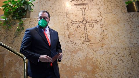 El Presidente del Principado Adri�n Barb�n