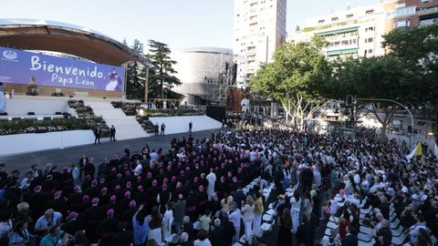 Vista de la estructura instalada en la plaza de Lima desde la que el papa Le�n XIV preside la vigilia de oraci�n.