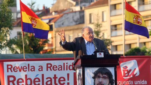 Alonso Montero, nun mitin de IU no 2011 en Vilagarc�a