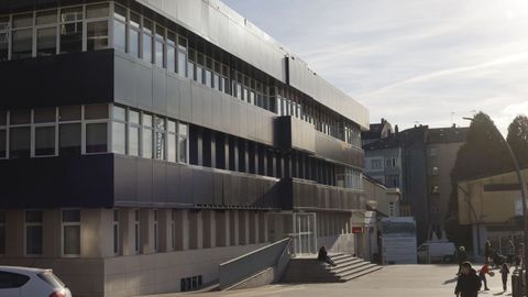 Hubo gente que se dirigi� a las oficinas del Concello vilalb�s tras recibir el pol�mico SMS 
