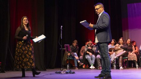 As� foi a gran festa galega da regueifa en Carballo, imaxe a imaxe, rima a rima