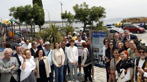 ACTO DEL HOMENAJE A PLACIDO BETANZOS EN EL QUE BAUTIZOCON SU NOMBRE EL PASEO MARITIMO DE PALMEIRA