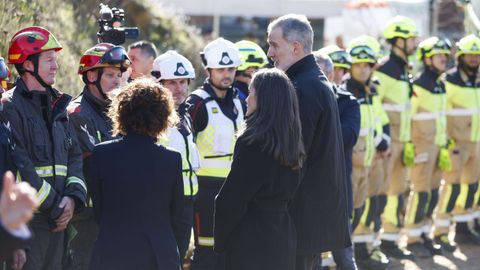 En im�genes: Felipe VI y la reina Letizia�visitan Adamuz y muestran su agradecimiento a los voluntarios que han colaborado en las tareas de rescate