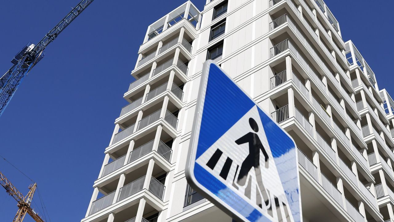Fedea constata que la ley de vivienda ayuda a moderar el precio del alquiler pero reduce con fuerza la oferta
