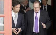 Los alcaldes, en plena conversaci�n, en el patr�n de la polic�a, hace una semana. 